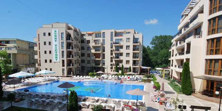 Letecky na Sluneční pobřeží: apartmány kousek od pláže, děti platí jen letenku