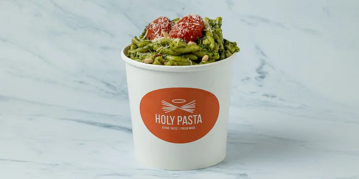 V takovém případě si pochutnáte i na salátu Caesar či Caprese a vše zakončíte sladkou tečkou – na výběr je Panna Cotta a Nutella Chocolate Mousse.