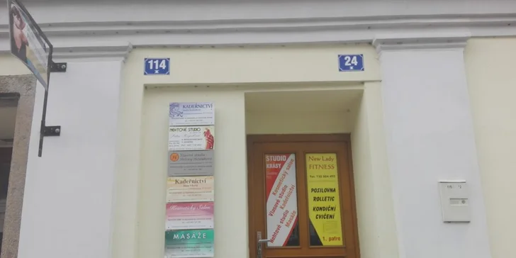 Blahodárná relaxační masáž zad a šíje vč. měkkého odblokování páteře