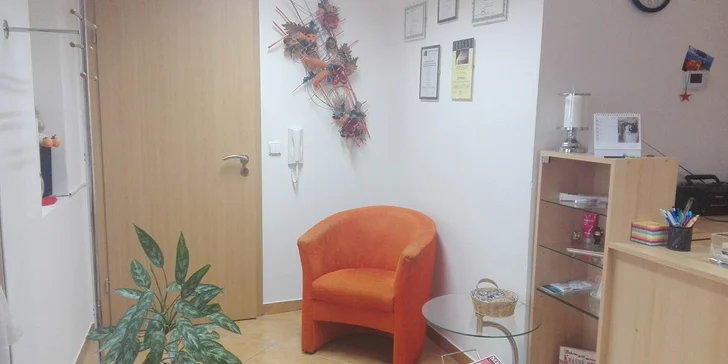 Blahodárná relaxační masáž zad a šíje vč. měkkého odblokování páteře