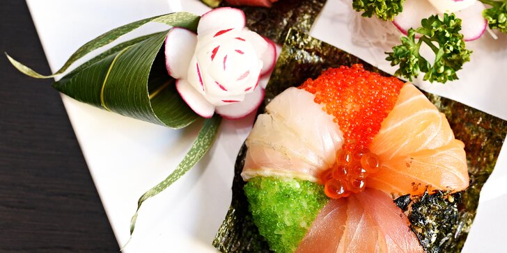 Vyzkoušejte novinku: sushi donuty s lososem a tuňákem
