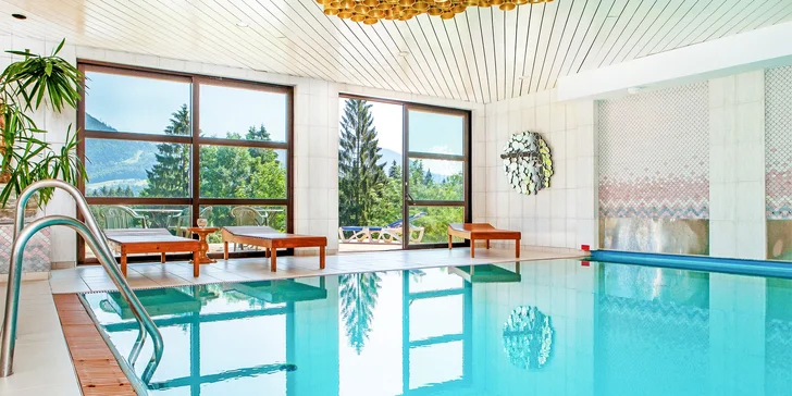 Rakouské Alpy: hotel s výhledem na oblast Dachstein, snídaně i wellness