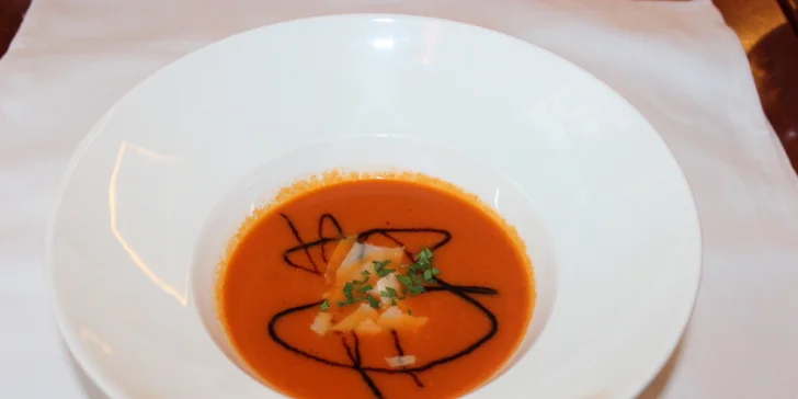 Hodování u Prašné brány: lahodné tříchodové menu pro 2 osoby