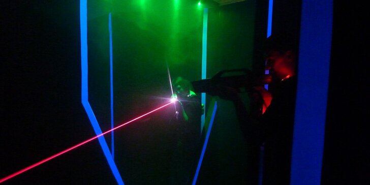 Letní střílečka v laser game aréně LazerFun: hra pro 1, 4, 6, 8 nebo 12 osob