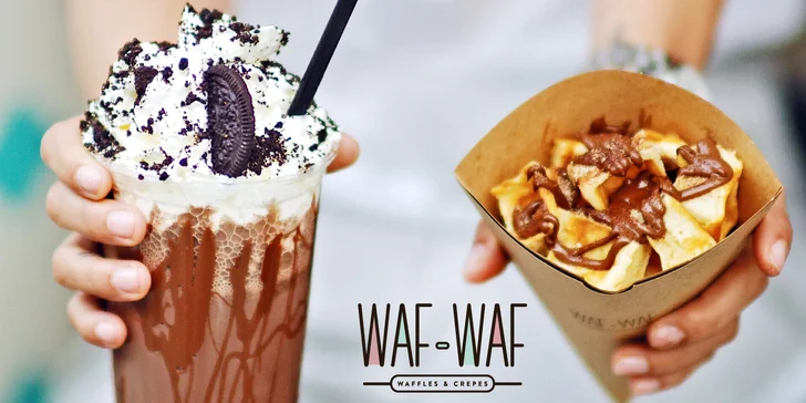 Kousky vafle ve skořicovém cukru, nutella a zmrzlinový milkshake ve Waf-Waf