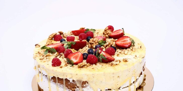1,5kg dorty z cukrárny Kolbaba: jahodový či medovo-ořechový, až 14 porcí