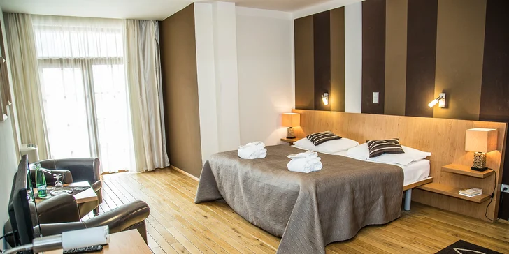 Luxusní srpnový relax v prosluněném Mikulově: wellness s bazénem na střeše