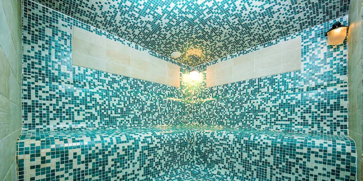 Finská a bylinková parní sauna vám pořádně prohřejí tělo.
