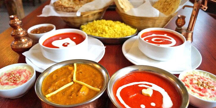 Indické menu pro 2 osoby: předkrm, polévka, 2 jídla s kuřecím masem i dezert