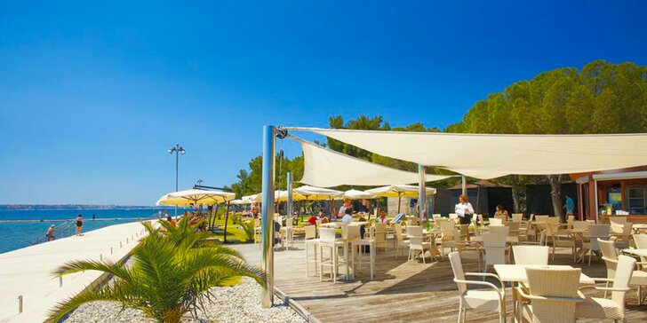 4* hotel u Jadranu s polopenzí a rozsáhlým spa 5 minut od soukromé pláže