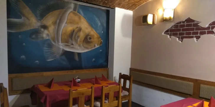 Indické menu pro 2 osoby: předkrm, polévka, 2 jídla s kuřecím masem i dezert