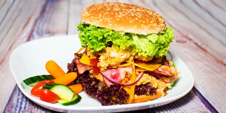 Kuřecí burger, twister nebo dětské menu s hranolky a pitím dle výběru