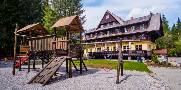 Stylová horská chata v Nízkých Tatrách: 2–5 nocí s polopenzí a wellness