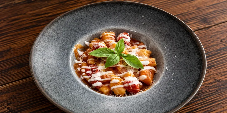 Pre milovníkov talianskej kuchyne sú v ponuke gnocchi s paradajkovou omáčkou a bazalkou.