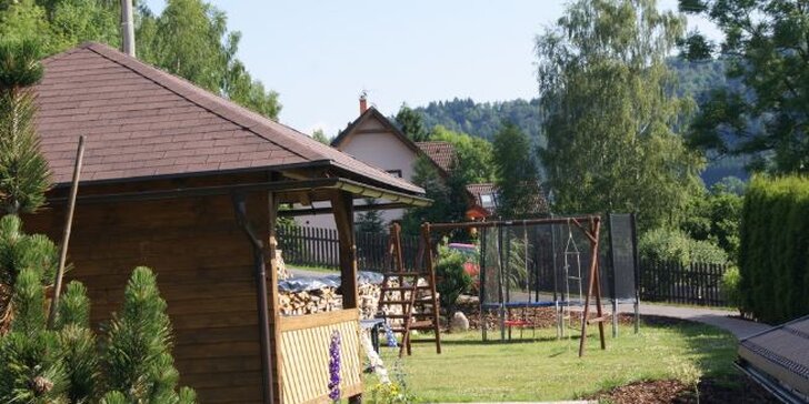 Jaro i léto ve stylové chalupě se saunou v Jizerských horách až pro 13 osob