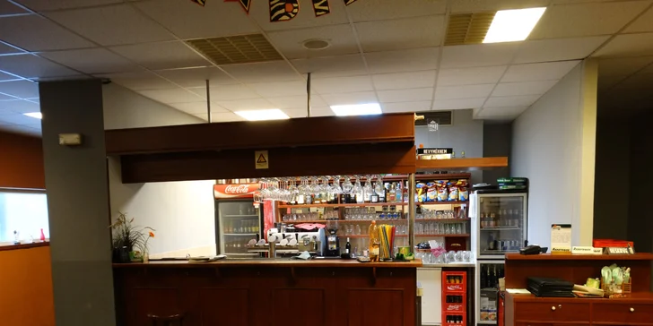 Hoďte to tam: Hodina bowlingu s přáteli a 4 piva nebo točené limonády