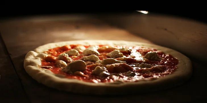 Pravá italská pizza a nealko nápoj pro 1 i 2 v restauraci s italským kuchařem