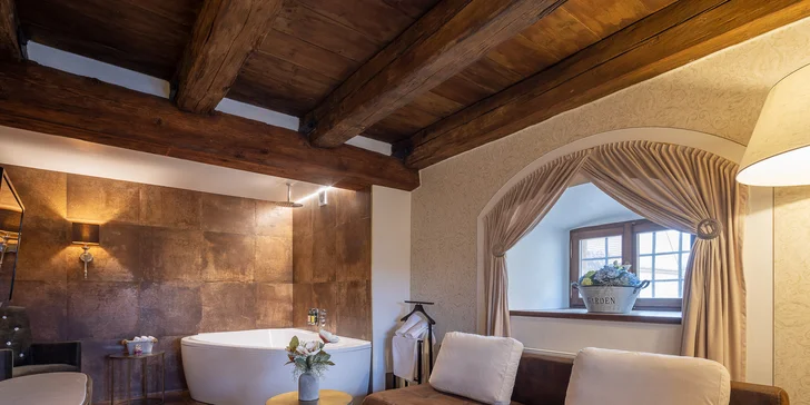 V apartmá sa tešte na leňošenie v rohovej vani.