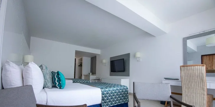 Ubytujete se v moderně zařízených dvoulůžkových pokojích typu Superior nebo Deluxe. 
