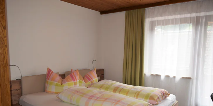 V hotelu Alpina na vás čekají útulné pokoje v horském stylu, vybavené vším potřebným.