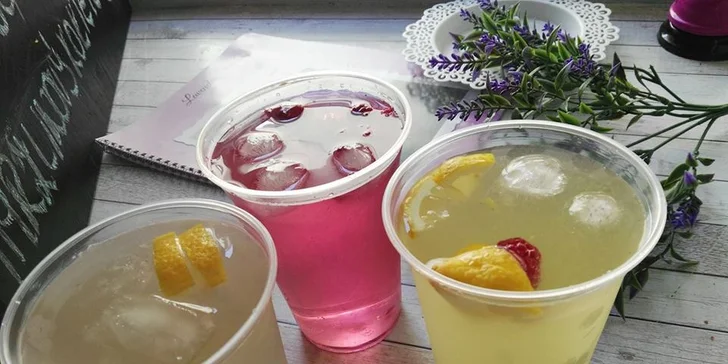 Domácí limonáda a 2 sladké nebo slané palačinky, možno i žitné