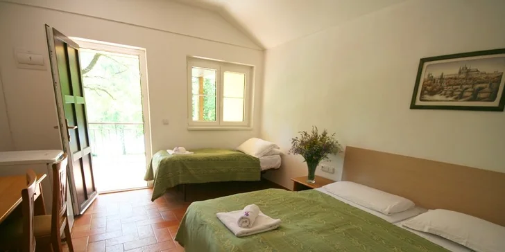 Týdenní dovolená v bungalovu na Slapech pro 3 osoby včetně POLOPENZE