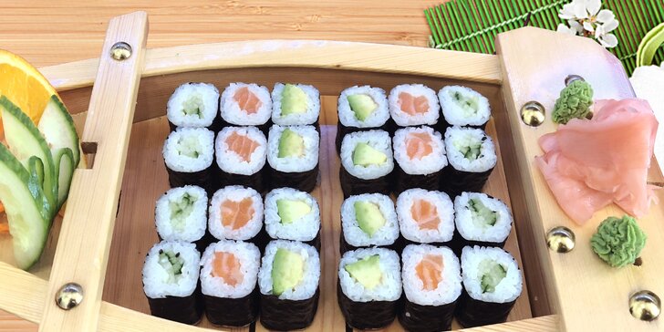 Sushi sety 24–72 ks, varianty i s miso polévkou, wakame salátem a minizávitky