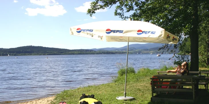 Letní nebo podzimní pohoda u Lipna pro pár i rodinu: polopenze, zábava a bazén