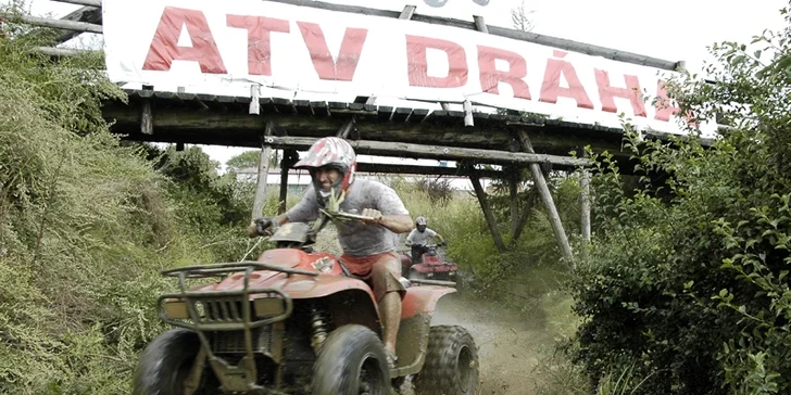 Adrenalinová jízda na čtyřkolce na ATV dráze pro malé i velké