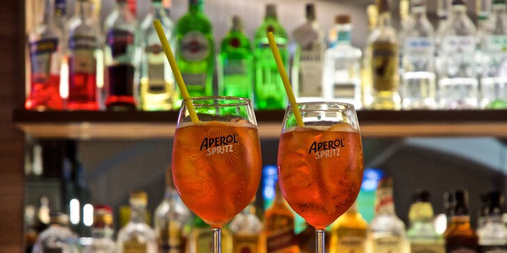 Příjemné osvěžení v centru Brna: Dva drinky Aperol Spritz