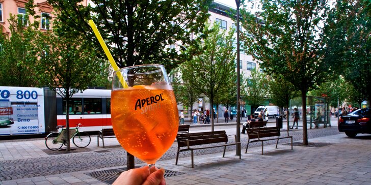 Příjemné osvěžení v centru Brna: Aperol Spritz pro 1 či 2 osoby