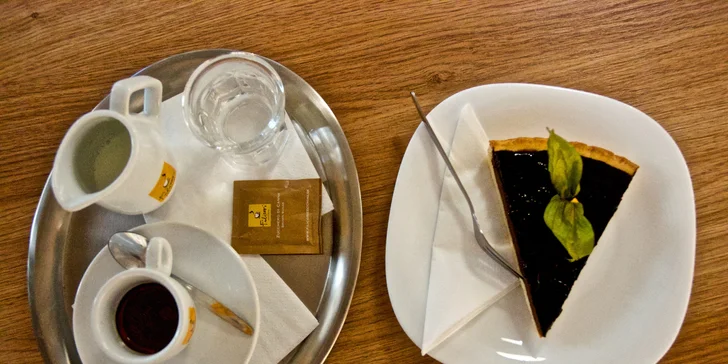 Příjemné posezení u kávy a zákusku v samém centru Brna