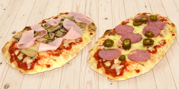 Zdravější varianta pizzy: 1 nebo 2 oválné pinsy kousek od Národní třídy