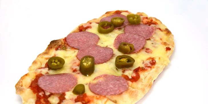 Zdravější varianta pizzy: 1 nebo 2 oválné pinsy kousek od Národní třídy