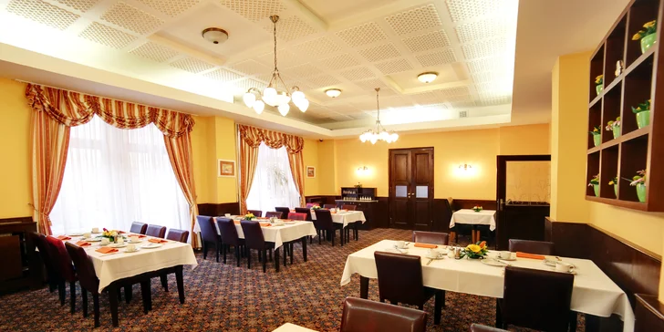 "Láznění" ve Varech: Spa Hotel Lauretta**** s polo- i plnou penzí a procedury