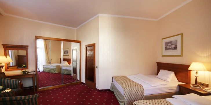 Odpočinek v Karlových Varech: lázeňský hotel s plnou penzí a procedurami