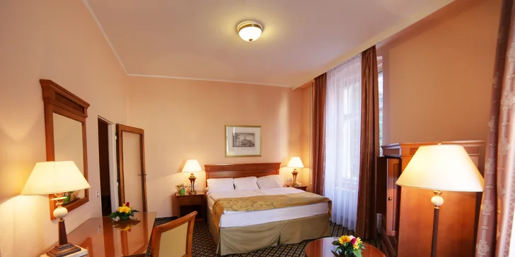 "Láznění" ve Varech: Spa Hotel Lauretta**** s polo- i plnou penzí a procedury