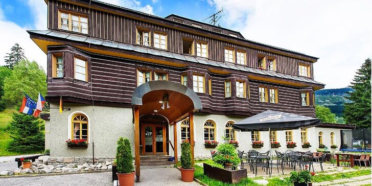 Dokonalý relax ve Špindlerově Mlýně pro pár i velkou rodinu: hotel s polopenzí a wellness