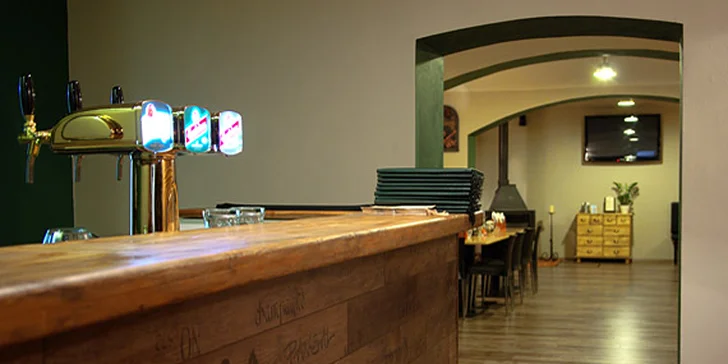 Hovězí tatarák pro partu přátel v restauraci Pohádka