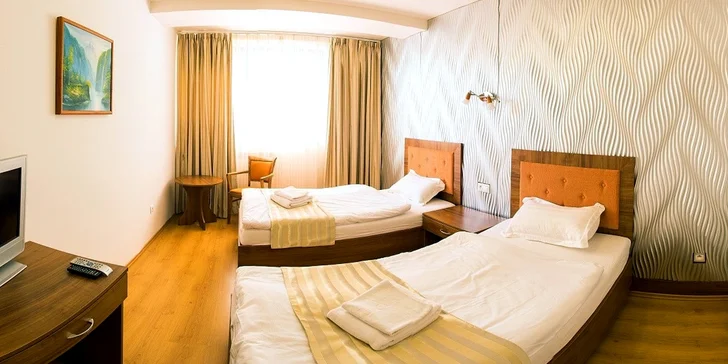 Hotel nabízí termíny do konce září. 