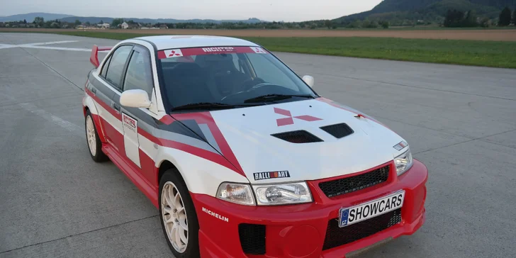 Rozjeďte to na Polygonu Brno: 6 nebo 12 kol v Mitsubishi Lancer a Subaru Impreza
