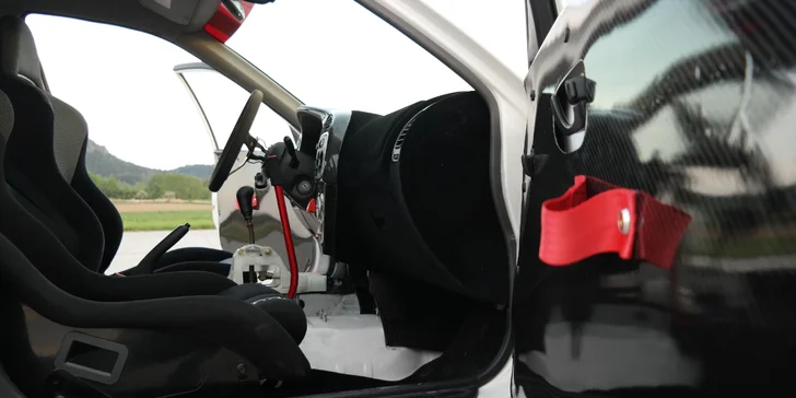 Rozjeďte to na Polygonu Brno: 6 nebo 12 kol v Mitsubishi Lancer a Subaru Impreza