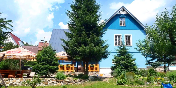 Rodinná dovolená v Krkonoších: penzion s polopenzí a zahradou plnou her