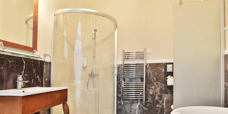 Relax ve špičkovém 4* hotelu Sun: wellness procedury, polopenze, bazén