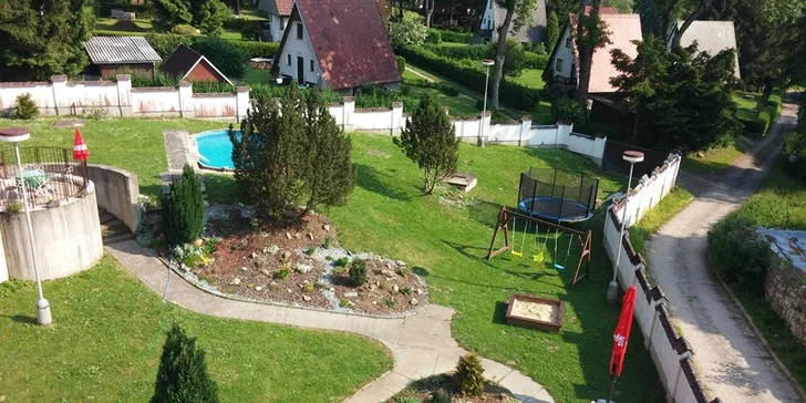 Letní nebo podzimní pohoda u Lipna pro pár i rodinu: polopenze, zábava a bazén