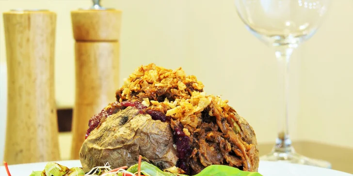 Tříchodové menu pro 2 v La Strada: kachní prsíčka, jacket potato i dezert