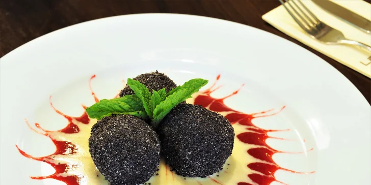 Tříchodové menu pro 2 v La Strada: kachní prsíčka, jacket potato i dezert