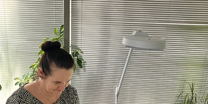 V salonu používají kosmetiku značek Karel Hádek, Alcina, Temperance, Ryor a Oriflame.