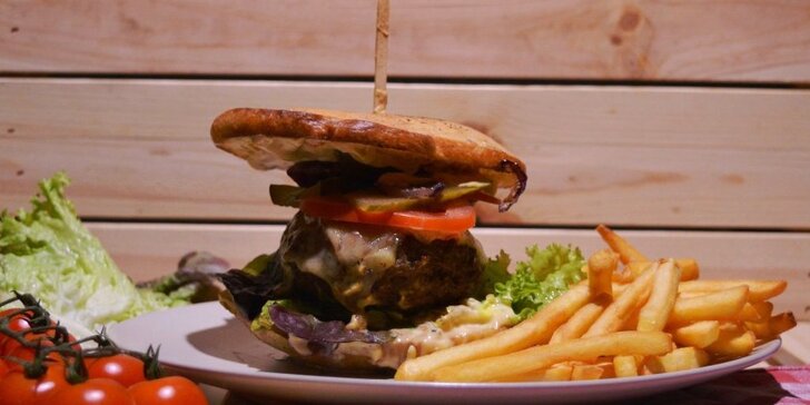 Cheeseburger, hovězí nebo Jack Daniel's burger: vyberte si 2 kousky i s sebou