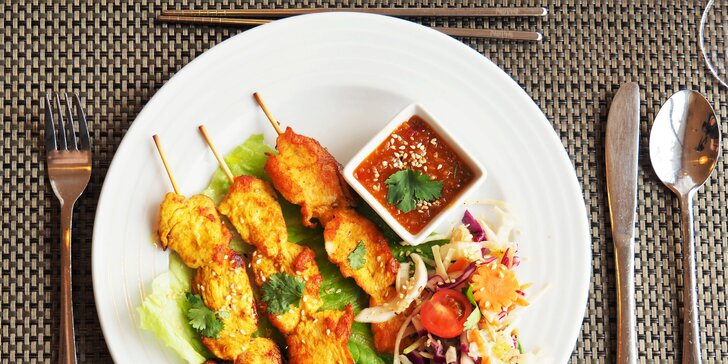 Zkusíte hovězí, kuřecí, či s krevetami? Vyhlášené nudle Pad Thai a předkrm i dezert